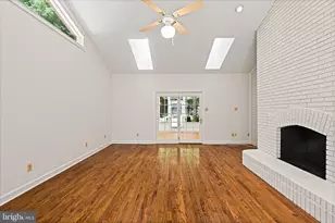 700 Running Brook Dr, Great Falls, VA 22066 - Photo 23