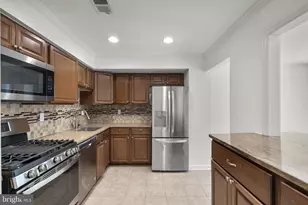 2407 Alsop Ct, Reston, VA 20191 - Photo 11