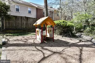 2407 Alsop Ct, Reston, VA 20191 - Photo 9