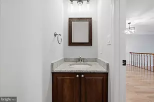6050 Heatherwood Dr, Alexandria, VA 22310 - Photo 7