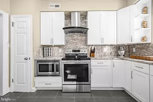 8018 Eddy Bend Trail, Fairfax Station, VA 22039 - Photo 15