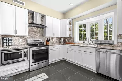 8018 Eddy Bend Trail, Fairfax Station, VA 22039 - Photo 13