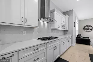 11865 Boscobel Ct, Herndon, VA 20170 - Photo 5
