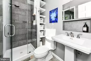 8318 Woodacre St, Alexandria, VA 22308 - Photo 25