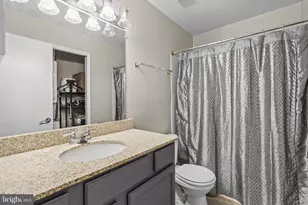 3178 Summit Square Dr, Oakton, VA 22124 - Photo 19