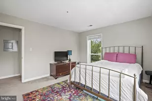 3178 Summit Square Dr, Oakton, VA 22124 - Photo 15