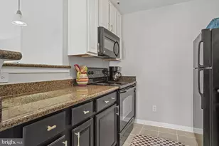 3178 Summit Square Dr, Oakton, VA 22124 - Photo 11