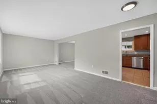 4898 Wheatstone Dr, Fairfax, VA 22032 - Photo 3