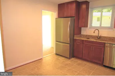 4898 Wheatstone Drive, Fairfax, VA 22032 - Photo 5