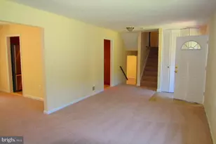 4898 Wheatstone Dr, Fairfax, VA 22032 - Photo 3