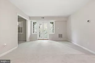 8110 Colony Point Rd, Springfield, VA 22152 - Photo 7