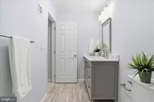 8110 Colony Point Rd, Springfield, VA 22152 - Photo 17