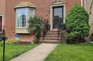 9406 Park Hunt Ct, Springfield, VA 22153 - Photo 1