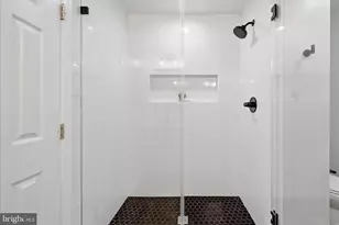 7716 Shootingstar Dr, Springfield, VA 22152 - Photo 13