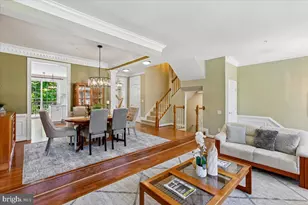 9574 Lagersfield Cir, Vienna, VA 22181 - Photo 7
