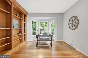 8556 Hooes Rd, Springfield, VA 22153 - Photo 9