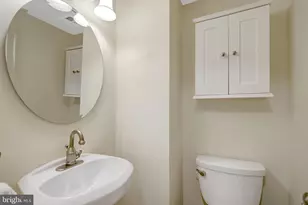 6149 Green Hollow Ct, Springfield, VA 22152 - Photo 9