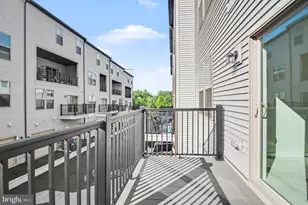 2430 Silver Line Aly, Herndon, VA 20171 - Photo 27