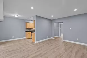 11613 Stoneview Square, Reston, VA 20191 - Photo 7