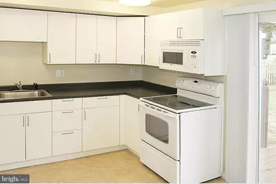 1260 Wilshire Drive, Herndon, VA 20170 - Photo 7