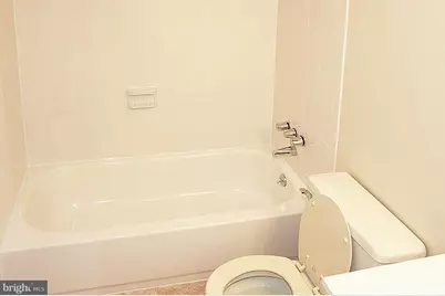 1260 Wilshire Drive, Herndon, VA 20170 - Photo 9