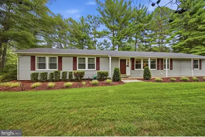 10818 Oldfield Drive, Reston, VA 20191 - Photo 3