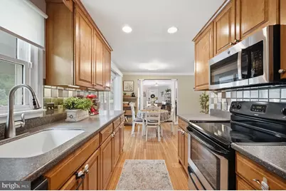 10818 Oldfield Drive, Reston, VA 20191 - Photo 17