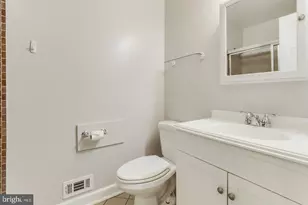 10301 Cherry View Ct, Oakton, VA 22124 - Photo 13