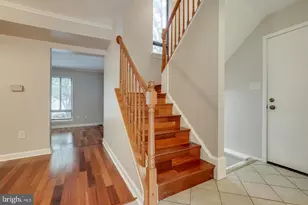 10301 Cherry View Ct, Oakton, VA 22124 - Photo 11