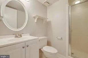 10301 Cherry View Ct, Oakton, VA 22124 - Photo 19