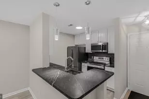 10300 Appalachian Cir, Oakton, VA 22124 - Photo 7