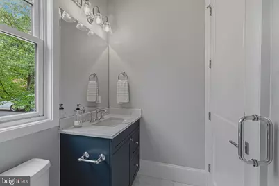 7820 Calpurnia Court, McLean, VA 22102 - Photo 11