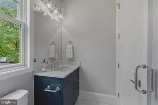 7820 Calpurnia Ct, McLean, VA 22102 - Photo 11
