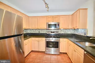 4323 Runabout Ln, Fairfax, VA 22030 - Photo 3