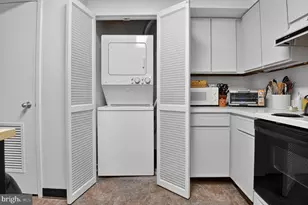 1808 Old Meadow Rd, McLean, VA 22102 - Photo 13