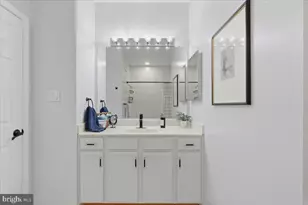 4127 Fountainside Ln, Fairfax, VA 22030 - Photo 23
