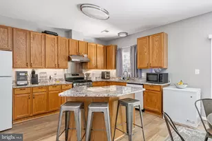9626 Eaton Woods Pl, Lorton, VA 22079 - Photo 11