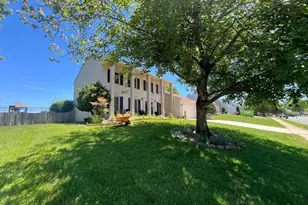 4603 Sand Rock Ln, Chantilly, VA 20151 - Photo 3