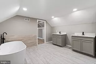 717 Kentland Dr, Great Falls, VA 22066 - Photo 45