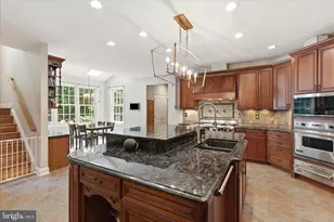 7211 12 Oaks Dr, Fairfax Station, VA 22039 - Photo 15