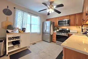 2805 Balliett Ct, Vienna, VA 22180 - Photo 3