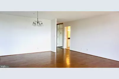 8340 Greensboro Drive #906, McLean, VA 22102 - Photo 3