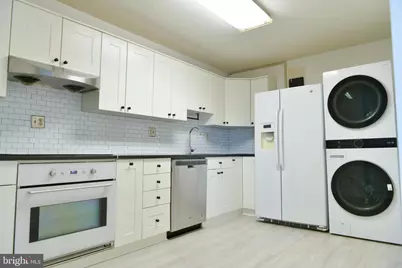 8340 Greensboro Drive #906, McLean, VA 22102 - Photo 3