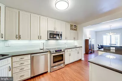 8340 Greensboro Drive #521, McLean, VA 22102 - Photo 5