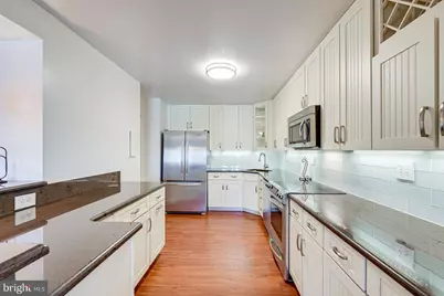 8340 Greensboro Drive #521, McLean, VA 22102 - Photo 7