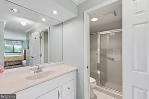 5902 Mount Eagle Dr, Alexandria, VA 22303 - Photo 15