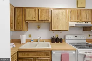 5903 Mount Eagle Dr, Alexandria, VA 22303 - Photo 17