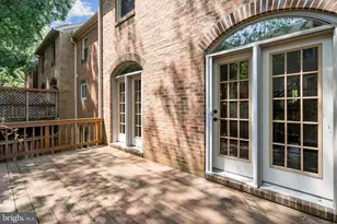 3915 Green Look Ct, Fairfax, VA 22033 - Photo 5
