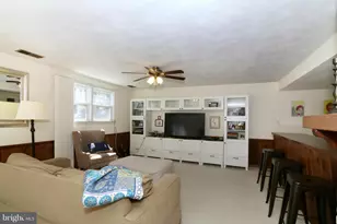 8947 Colesbury Pl, Fairfax, VA 22031 - Photo 13