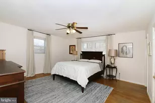 8947 Colesbury Pl, Fairfax, VA 22031 - Photo 15
